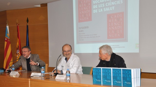 La AVL presenta el vocabulario de ciencias de la salud en el Hospital de la Plana
