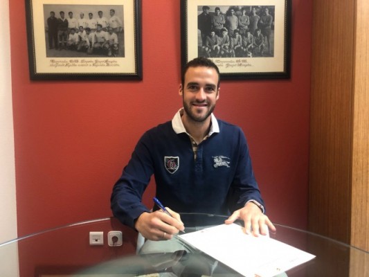 El delantero calasparreño Higinio, ex de Murcia, UCAM y La Hoya, renueva con el Numancia