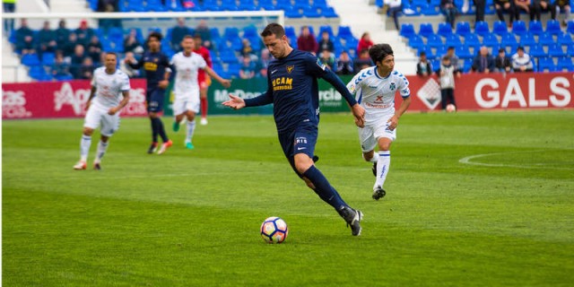 El Elche refuerza su centro del campo con Manuel Sánchez