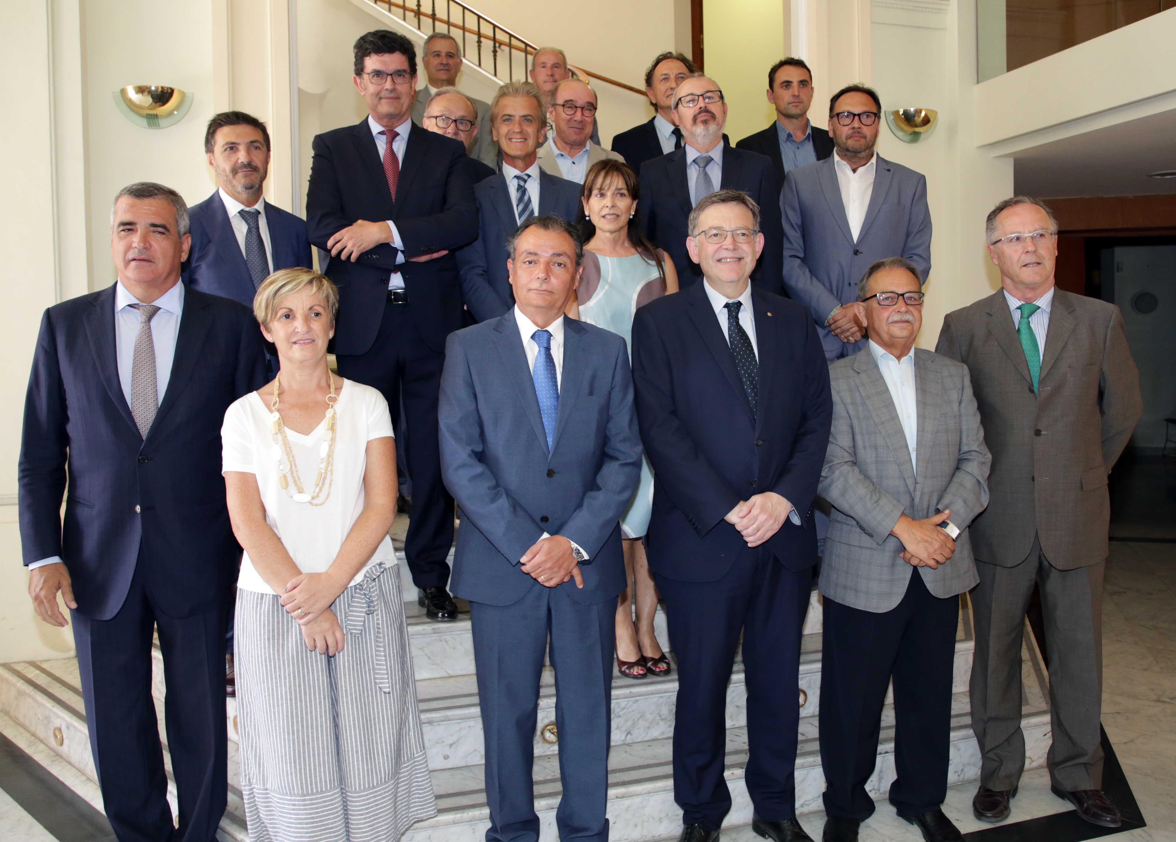 Ximo Puig, con los 'fichajes' de la CEV en su visita de este jueves - 