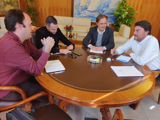 Barcala tiende la mano a la oposición para pactar el presupuesto con reuniones periódicas 