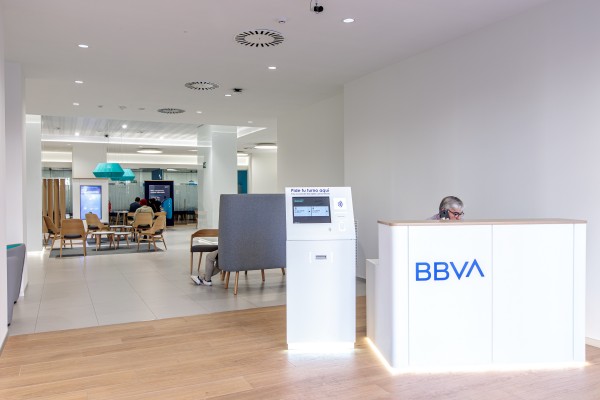 BBVA inaugura un nuevo modelo de oficina en València situado en la Avenida del Cid