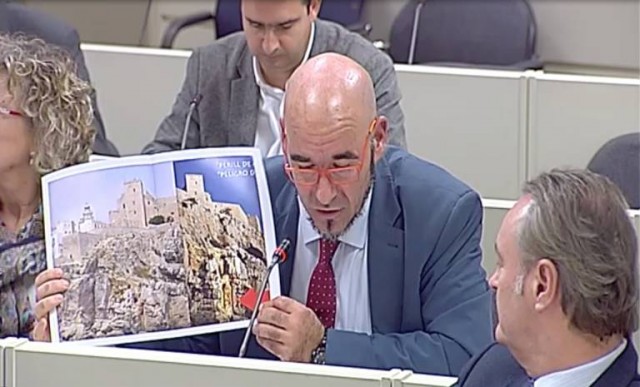 Compromís recuerda que ya reclamó el Senado un estudio sobre el acantilado del Castillo de Peñíscola