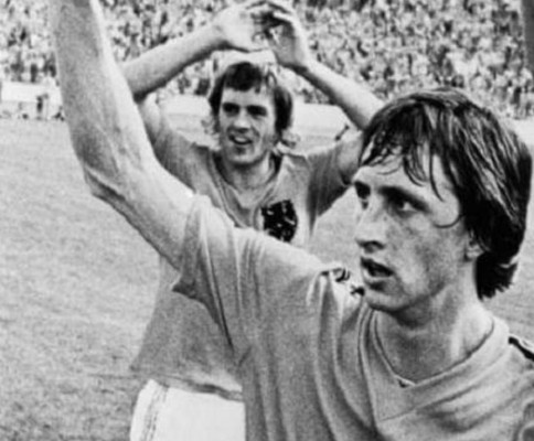 Johnny Rep un “ajacied” a l'ombra de Cruyff