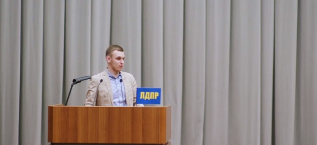 Vlasov: parlamentario más joven de la Duma; ideas de un anciano del pasado