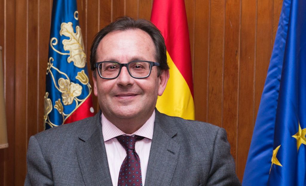 Los intentos de cambiar en profundidad la Constitución perjudican nuestro derecho civil