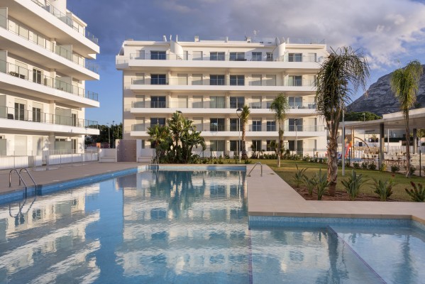 AEDAS Homes entrega su primera promoción en Dénia: Marina Real I