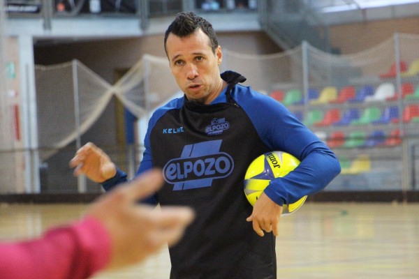 Giustozzi, antes del derbi: “En marzo, abril y mayo se jugará todo el año”
