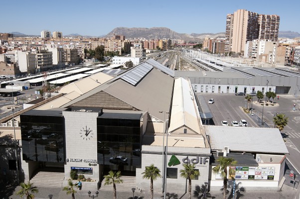 El futuro del suelo de Renfe tras el convenio de Avant: hasta dos años para el plan urbanístico