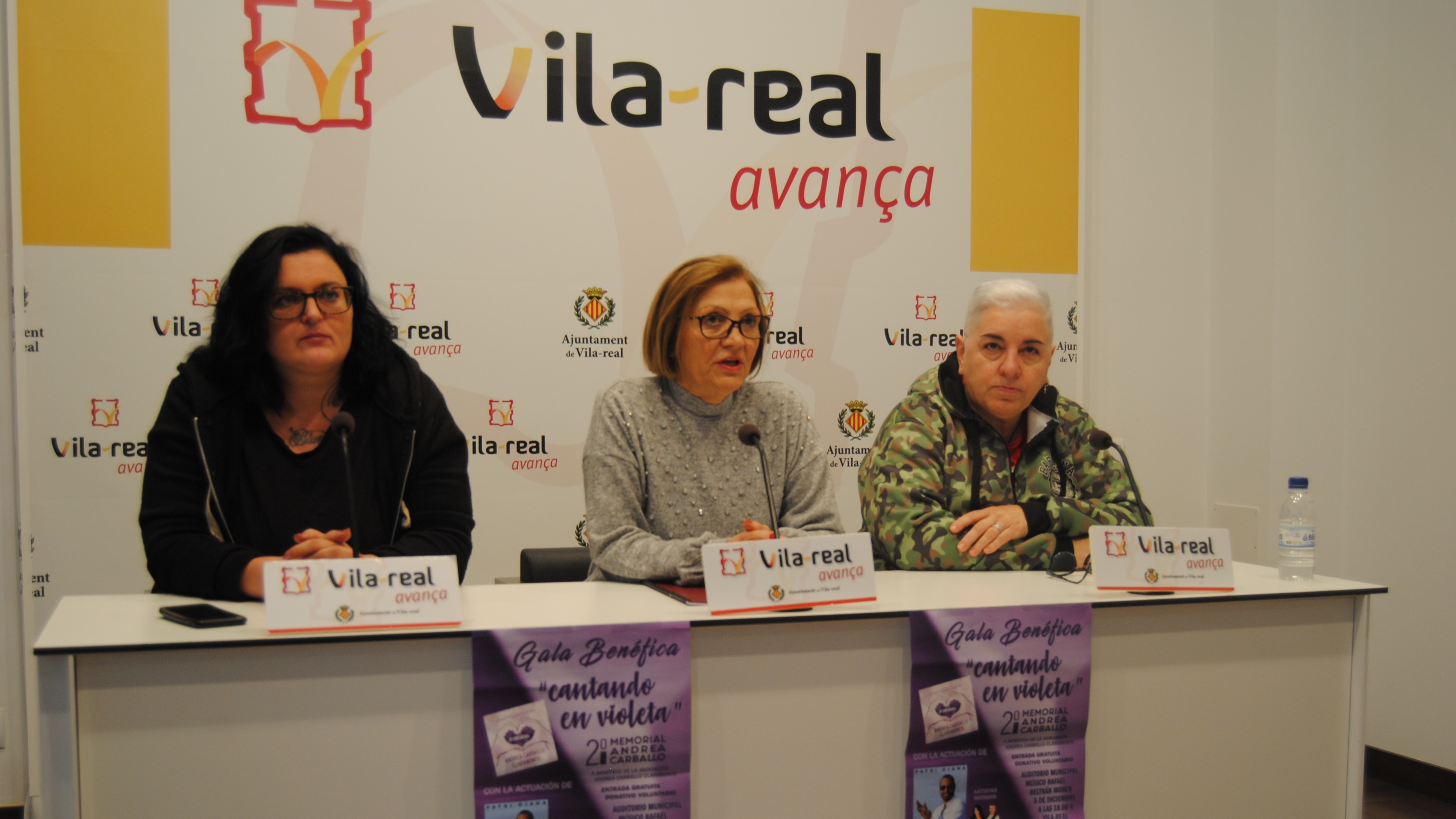La gala benéfica 'Cantando en Violeta' reconoce el papel de la Asociación Andrea Carballo Claramonte