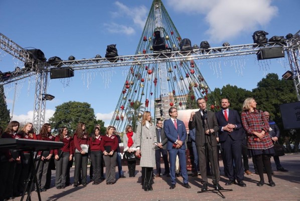 Chenoa le da esta tarde la bienvenida a la Navidad de Murcia y será madrina del árbol de la Redonda