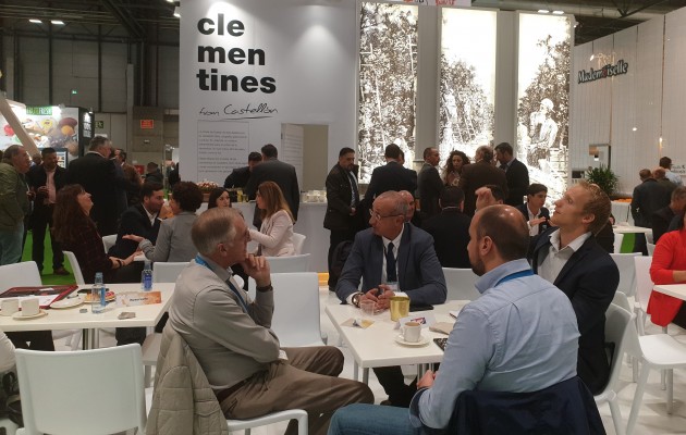 Los exportadores citrícolas ralentizan los envíos a Europa para garantizarse la campaña de Navidad
