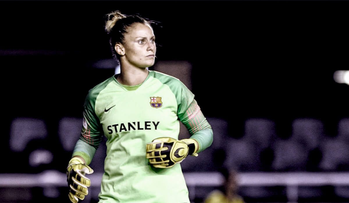 Sandra Paños, portera alicantina del Barcelona, ha sido en varias ocasiones portera del once ideal de la Champions - 