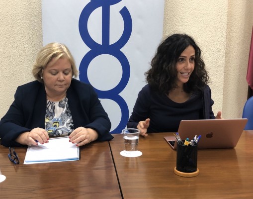La consejera de Turismo quiere soplar las velas de su cumpleaños en su despacho de Cartagena