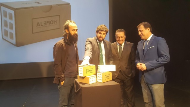 La Federación de la Construcción anima a comprar “el ladrillo más valioso del mundo”