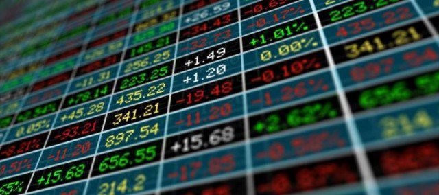 El Ibex 35 se deja esta semana un 2,1% y se repliega cerca de los 10.400 puntos