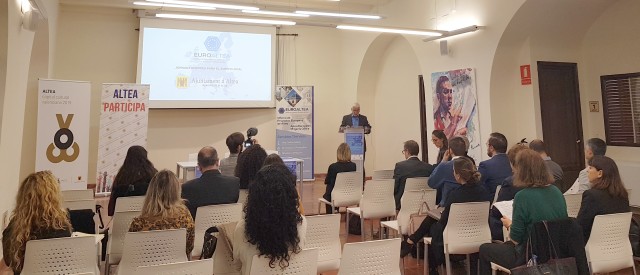Altea tantea el beneficio de abrir a nivel comarcal una oficina de proyectos con fondos europeos
