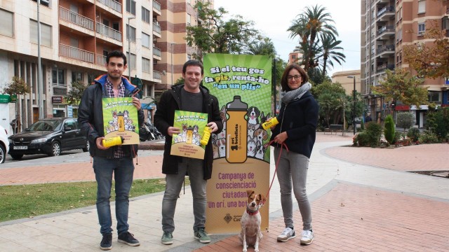 El Ayuntamiento de Castelló repartirá 1.500 botellas para la limpieza de orines de animales
