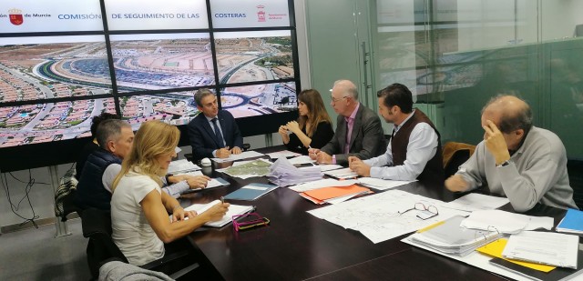 Gómez (Cs) y Serrano (PSOE) le dan un tirón de orejas al Gobierno regional por las costeras 