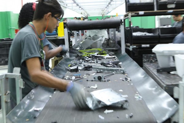Murcia apuesta por una economía 'verde' con el reciclaje tecnológico y comercios sostenibles