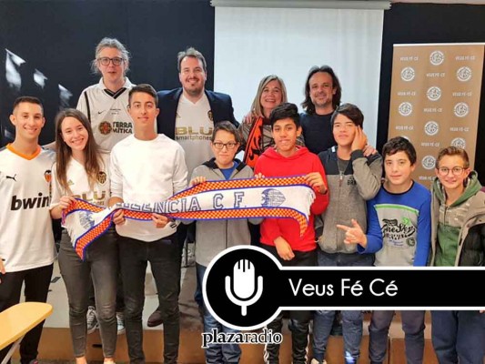 Veus Fé-Cé pulsa el valencianismo de los alumnos y profesores del IES Cid Campeador