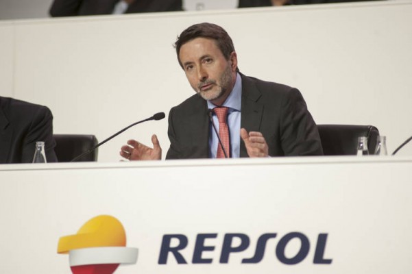 Josu Jon Imaz compra 5.000 acciones de una Repsol en plena corrección en bolsa