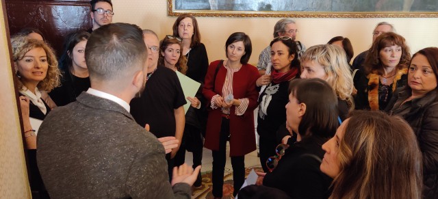 Compromís reclama igualdad laboral para los trabajadores de Acción Social