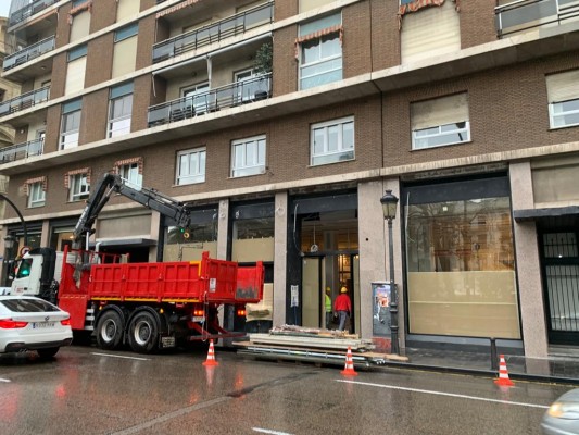 CaixaBank compra en el centro de València un bajo de 500 m2 para abrir una nueva oficina 'store'