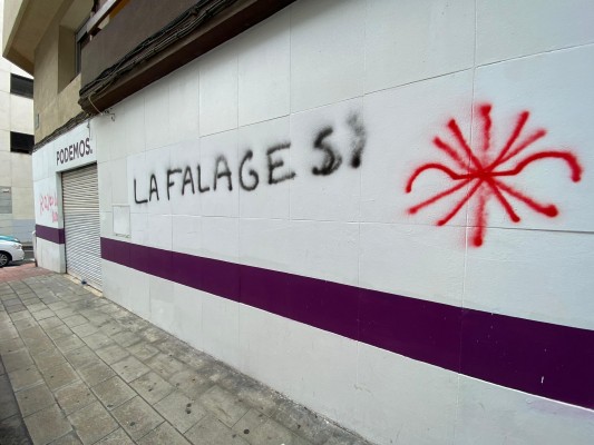 PSPV-PSOE, Podem, Compromís y EU denuncian pintadas 