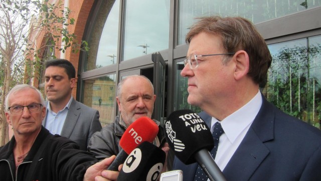 Puig aplaude que en enero el tren recorte en media hora el tiempo que tarda de Castelló a Barcelona