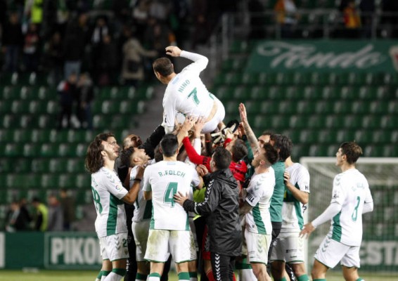Un histórico Nino pone al Elche en puntos de 'play-off'