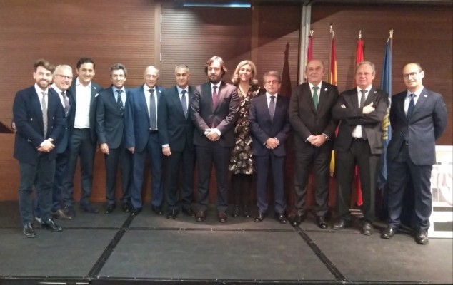 El Murcia CT da la Insignia de Oro a ex presidentes y a los tenistas Almagro, Herrera y Marín