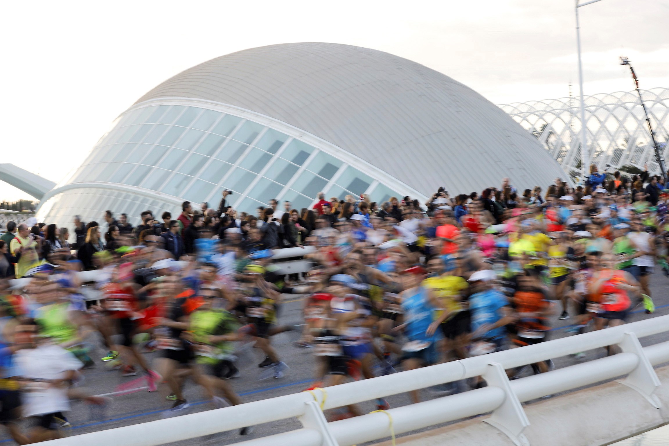 El debutante Kinde Atanaw se lleva el Maratón de Valencia
