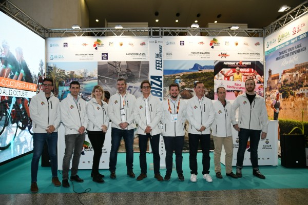El Consell de Eivissa apuesta en Valencia por consolidar la isla como destino deportivo