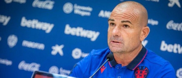 Paco López convoca a Rochina y completa lista con dos jugadores del filial
