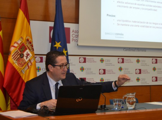 Los beneficios empresariales se estancan y vuelven a caer
