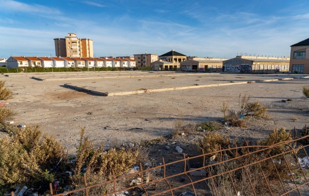 Cartagena autoriza, tres años después, un 'supercentro' comercial en las Dunas 