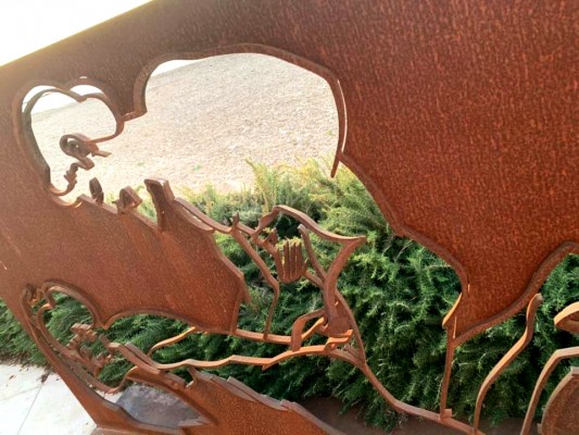 Causan destrozos en las esculturas de Antoni Miró expuestas en Altea