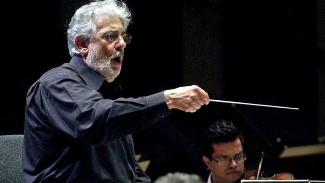 Plácido Domingo se defiende de las acusaciones de acoso en su llegada a València