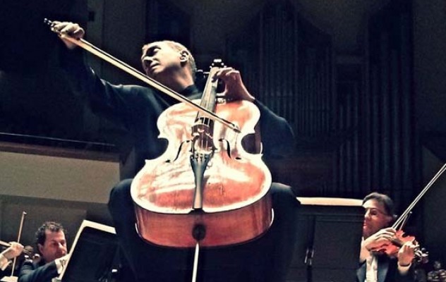Asier Polo suma la voz de su violonchelo a la Sinfónica de la Región