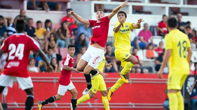 El Nàstic impresiona ante un Villarreal poco incisivo