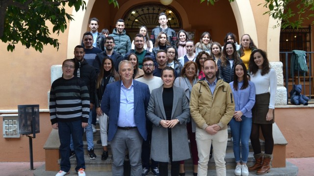 Casi 30 jóvenes de la Vall d'Uixó se inician en el mundo laboral a través del programa 'Avalem Joves'