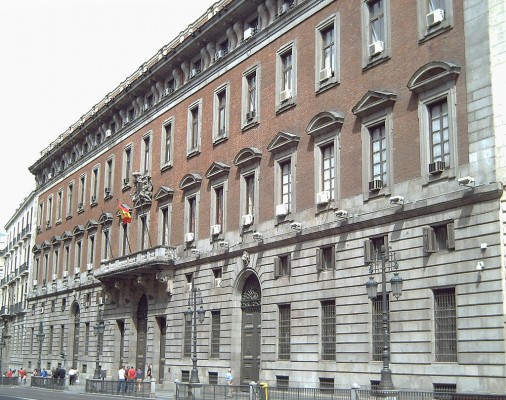 La murciana Lorquimur pone guapos los ministerios de Hacienda y de Educación