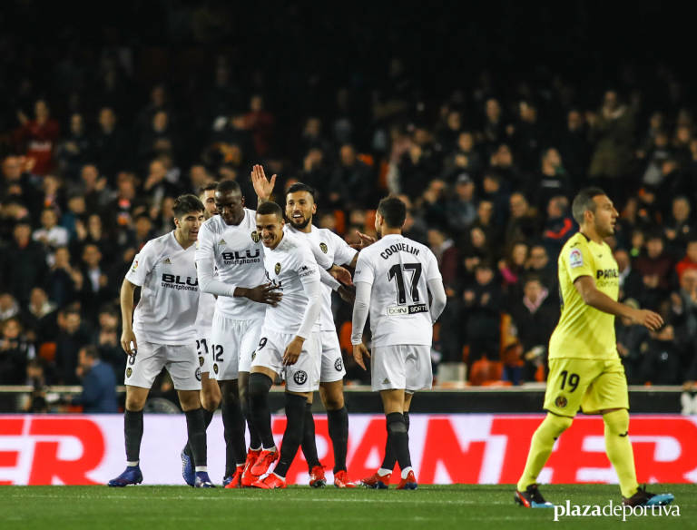 El Valencia goleó al Villarreal en la despedida de Luis García Plaza
