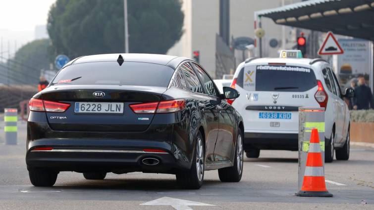 La Conselleria de Movilidad abre a las VTC el contrato de transporte de su personal