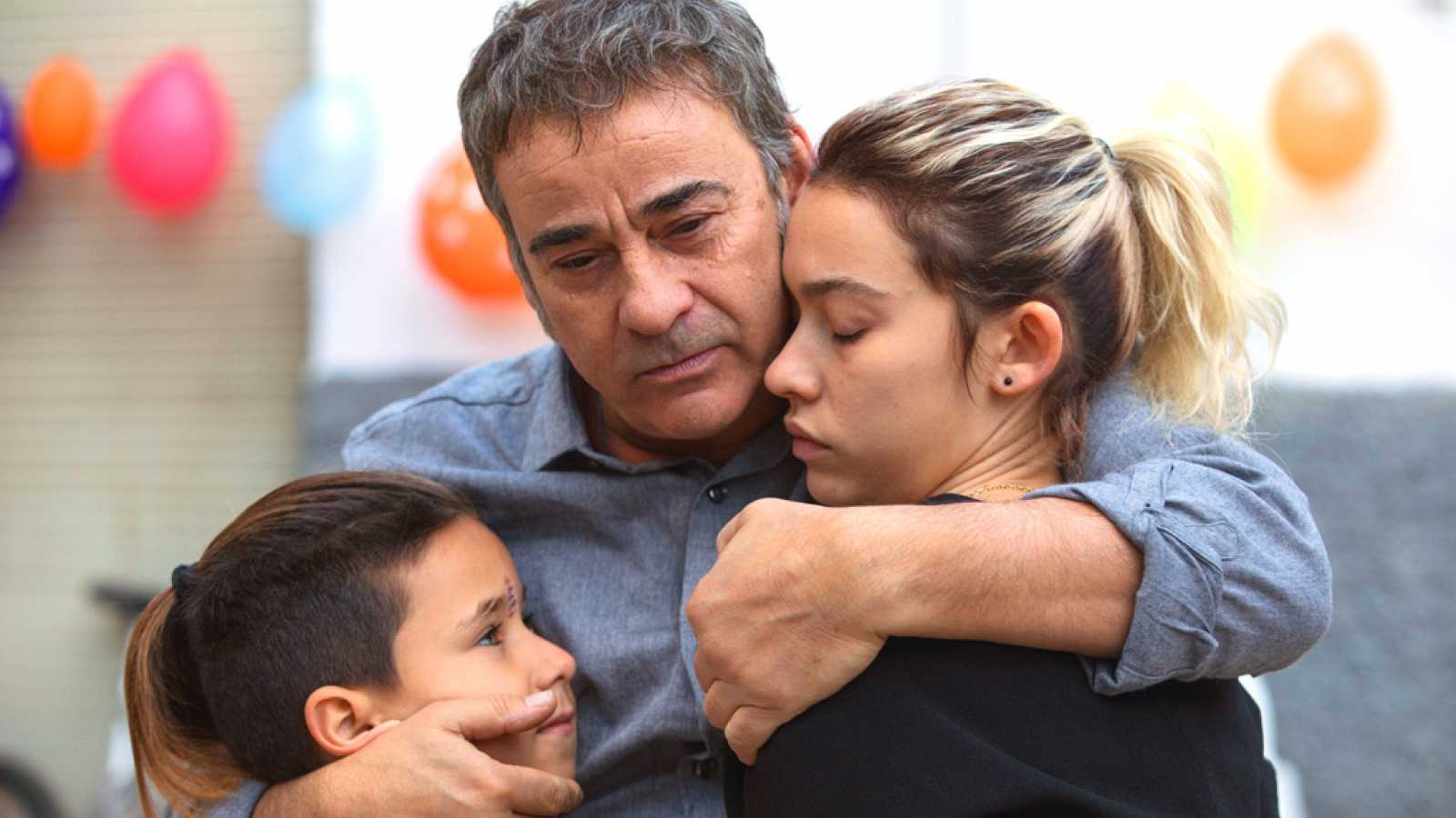 'La hija de un ladrón': Querer ser normal