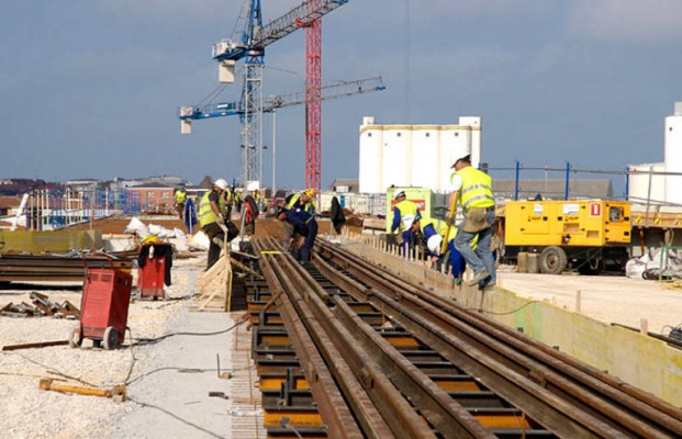 Hacienda desbloquea un contrato de 240 millones en un tramo de 100 kilómetros del Corredor 
