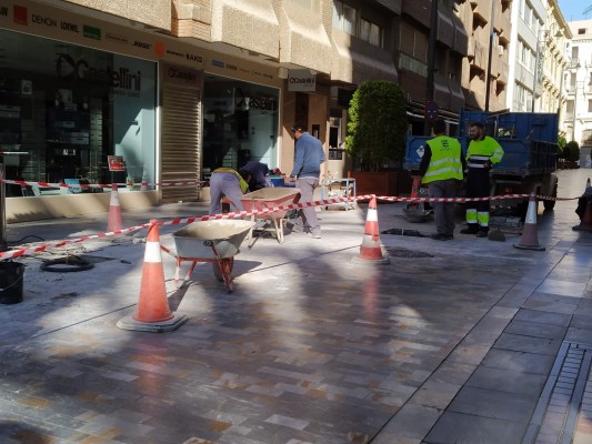 Bolardos automáticos para controlar y limitar el acceso de vehículos a las zonas peatonales de Cartagena