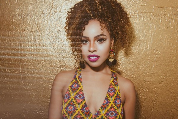 La estrella emergente del jazz vocal Lauren Henderson se presenta en el Jimmy Glass