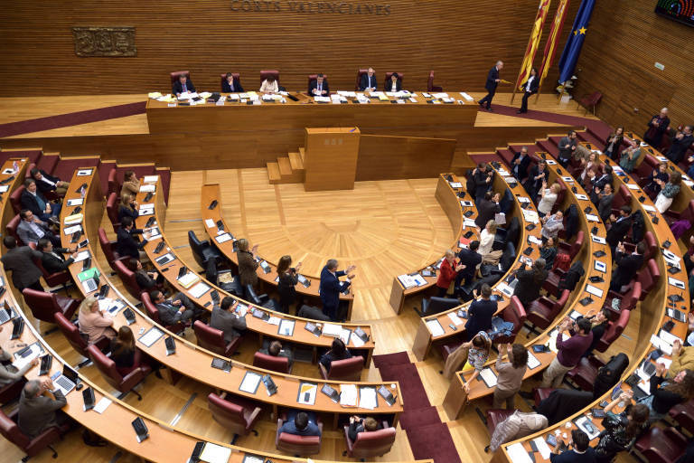 Les Corts rechazan suprimir las subvenciones a las entidades catalanistas